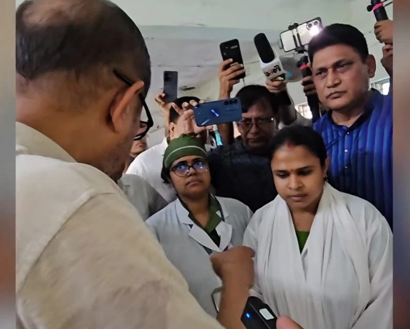 ‘নার্স গালাগালি করে’ শরণখোলায় স্বাস্থ্যমন্ত্রীর কাছে রোগীর নালিশ (ভিডিও)